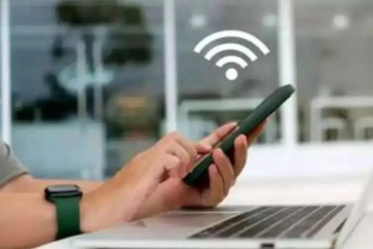 با کنترل ناامنی‌های اخیر و بازداشت گسترده سرتیم‌های تروریستی، محدودیت‌های ارتباطی به‌صورت مرحله‌ای در حال رفع است. مسئولان امنیتی اعلام کردند که این تصمیم به‌خاطر جلوگیری از ارتباط تروریست‌های داخلی با شبکه‌های خارجی اتخاذ شده بود.