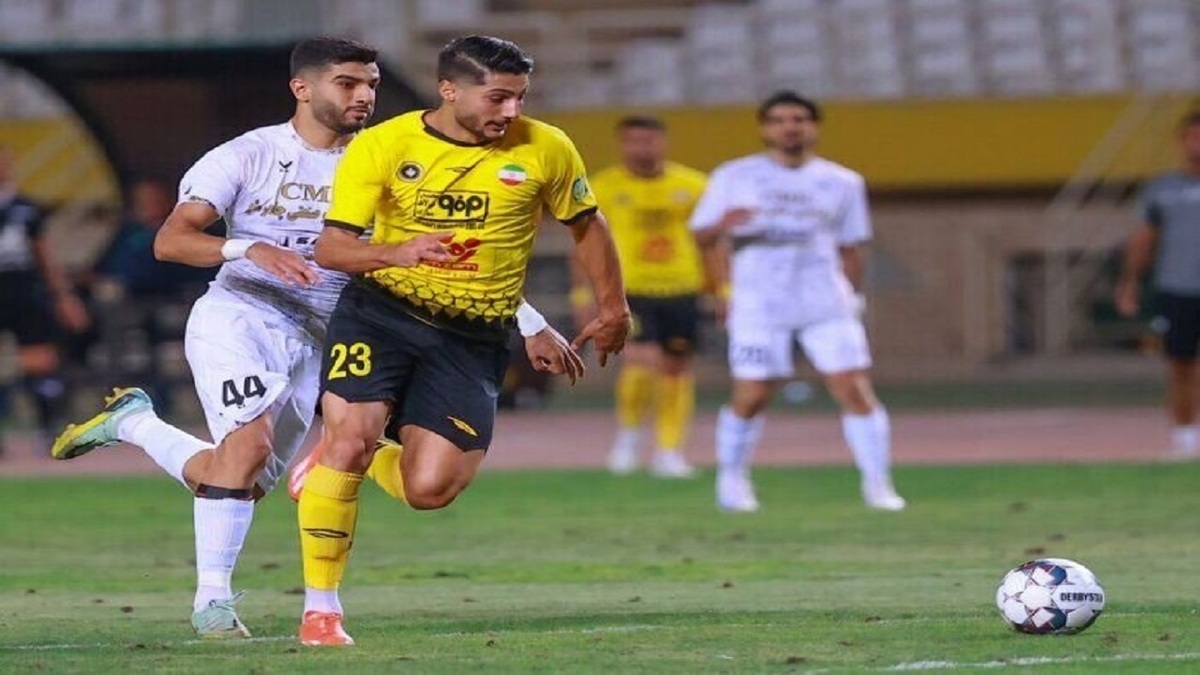 سپاهان به دنبال تثبیت صدرنشینی | نبرد ۲ استقلالی در کویر