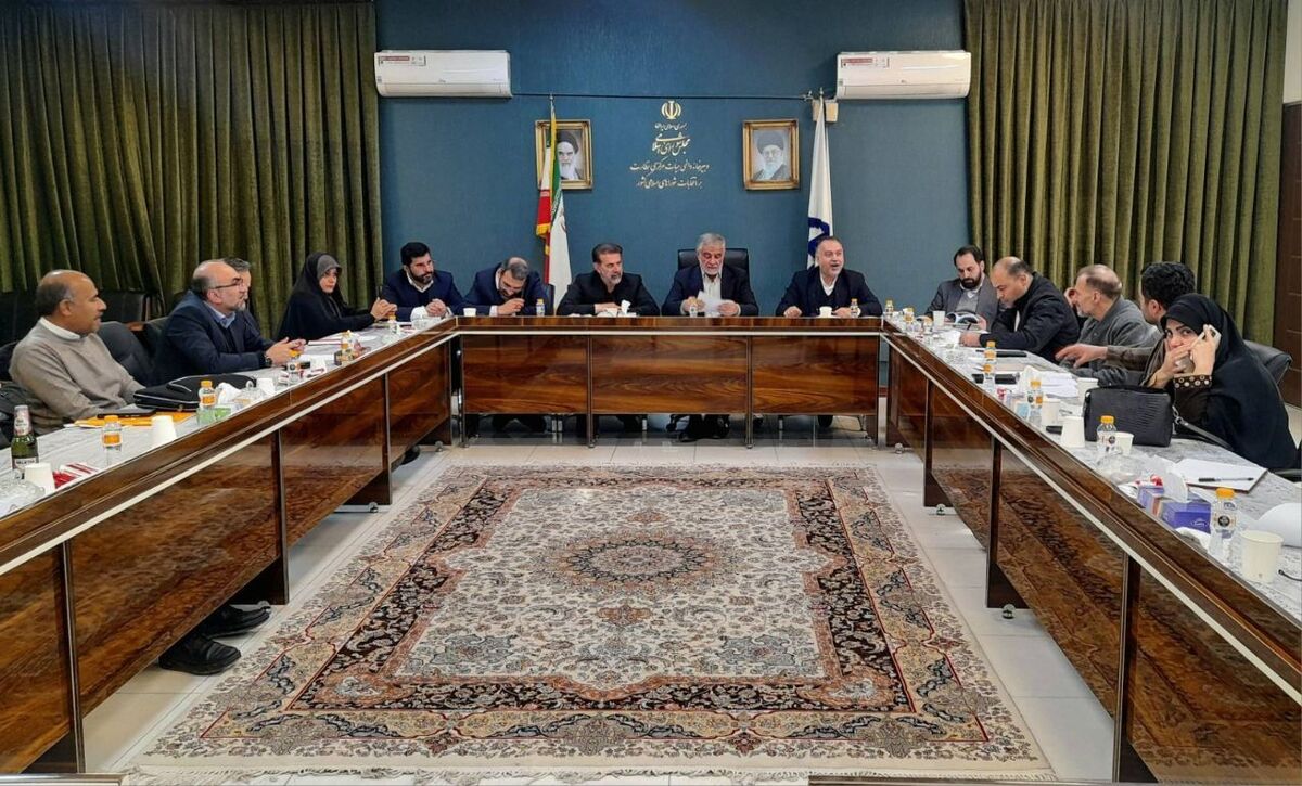 رئیس هیات مرکزی نظارت بر انتخابات شورا‌های اسلامی کشور در نشست مشترک با اعضای ستاد انتخابات وزارت کشور خواستار اطلاع‌رسانی دقیق و به‌هنگام از فرایند اجرایی و عملیاتی سامانه جامع انتخابات شد.