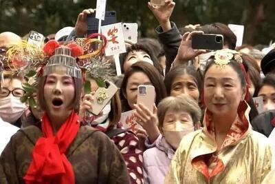 ببینید | خندیدن دسته‌ جمعی