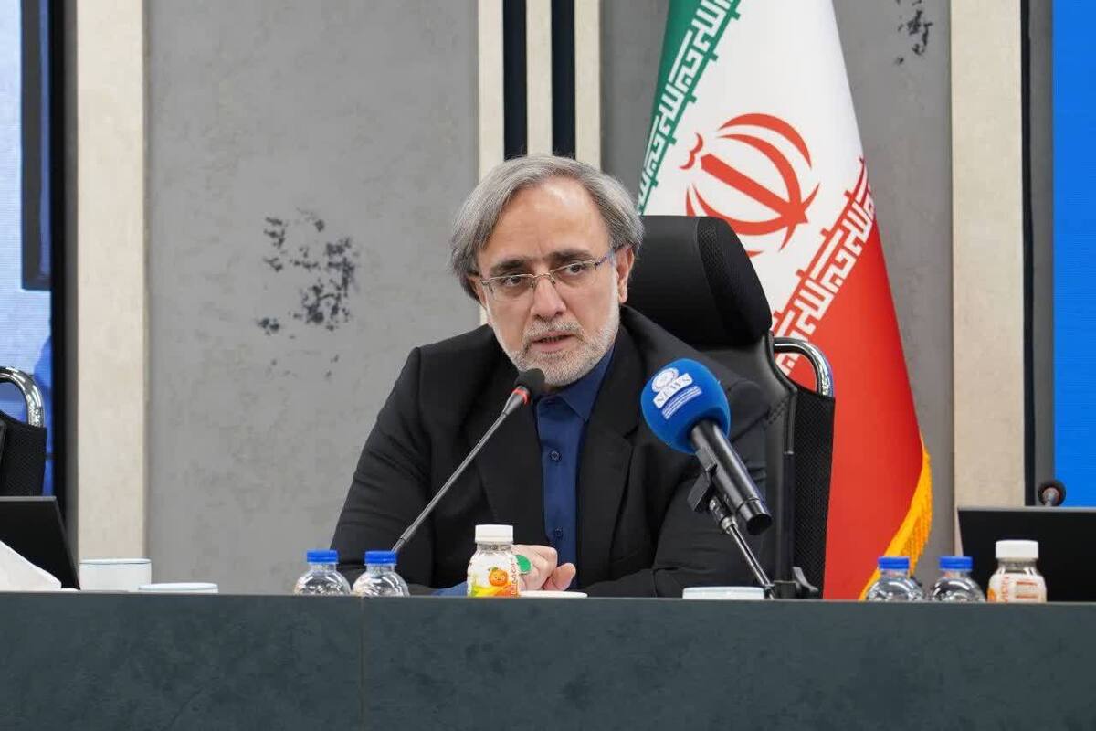 دادستان عمومی و انقلاب مرکز استان البرز با انتقاد از عملکرد جزیره‌ای و ناهماهنگ دستگاه‌های اجرایی در بازدید‌های دوره‌ای از واحد‌های تولیدی و صنعتی، تأکید کرد: موازی‌کاری در بازرسی‌ها و تحمیل تکالیف متعدد به تولیدکنندگان نه‌تنها به بخش تولید و صنعت آسیب می‌زند، بلکه در نهایت مصرف‌کنندگان و معیشت مردم را نیز متضرر می‌کند و لازم است این روند با ایجاد هماهنگی در سطح استان و کشور اصلاح شود.