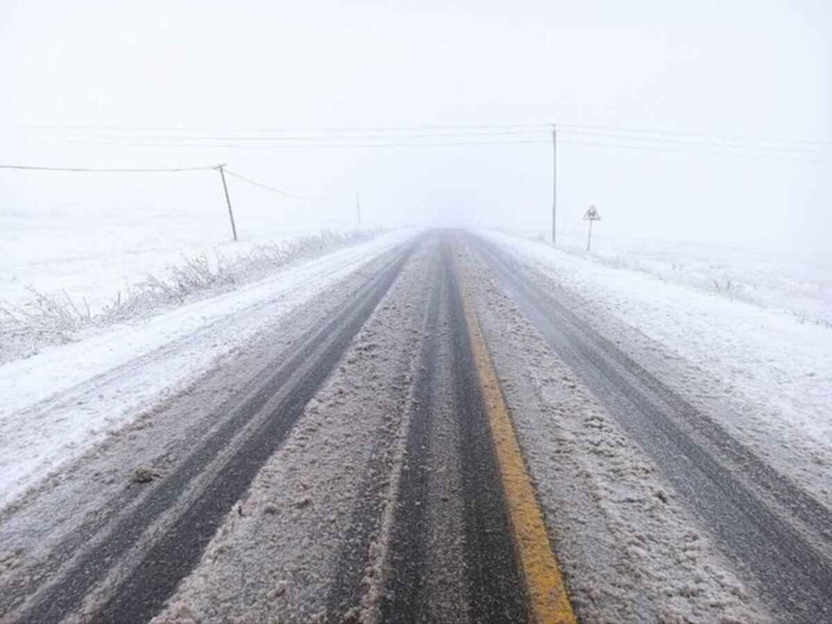 براساس اعلام مرکز مدیریت راه‌های کشور، محور چالوس و آزادراه تهران - شمال مسدود شد.