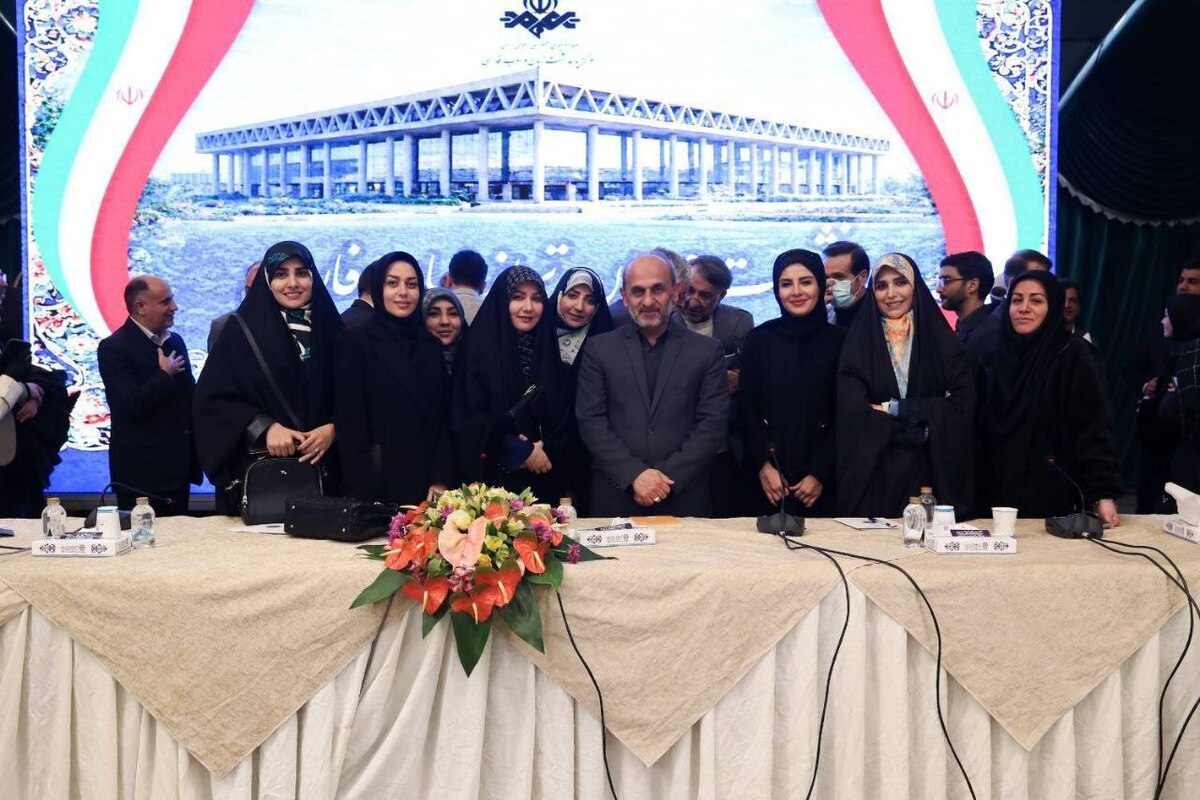 نخستین همایش مجریان تراز زبان فارسی در رسانه ملی، به همت مرکز پاسداشت زبان و ادب فارسی و هم‌زمان با روز بزرگداشت رودکی، سوم دی‌ماه در مرکز همایش‌های بین‌المللی سازمان صداوسیما برگزار شد.