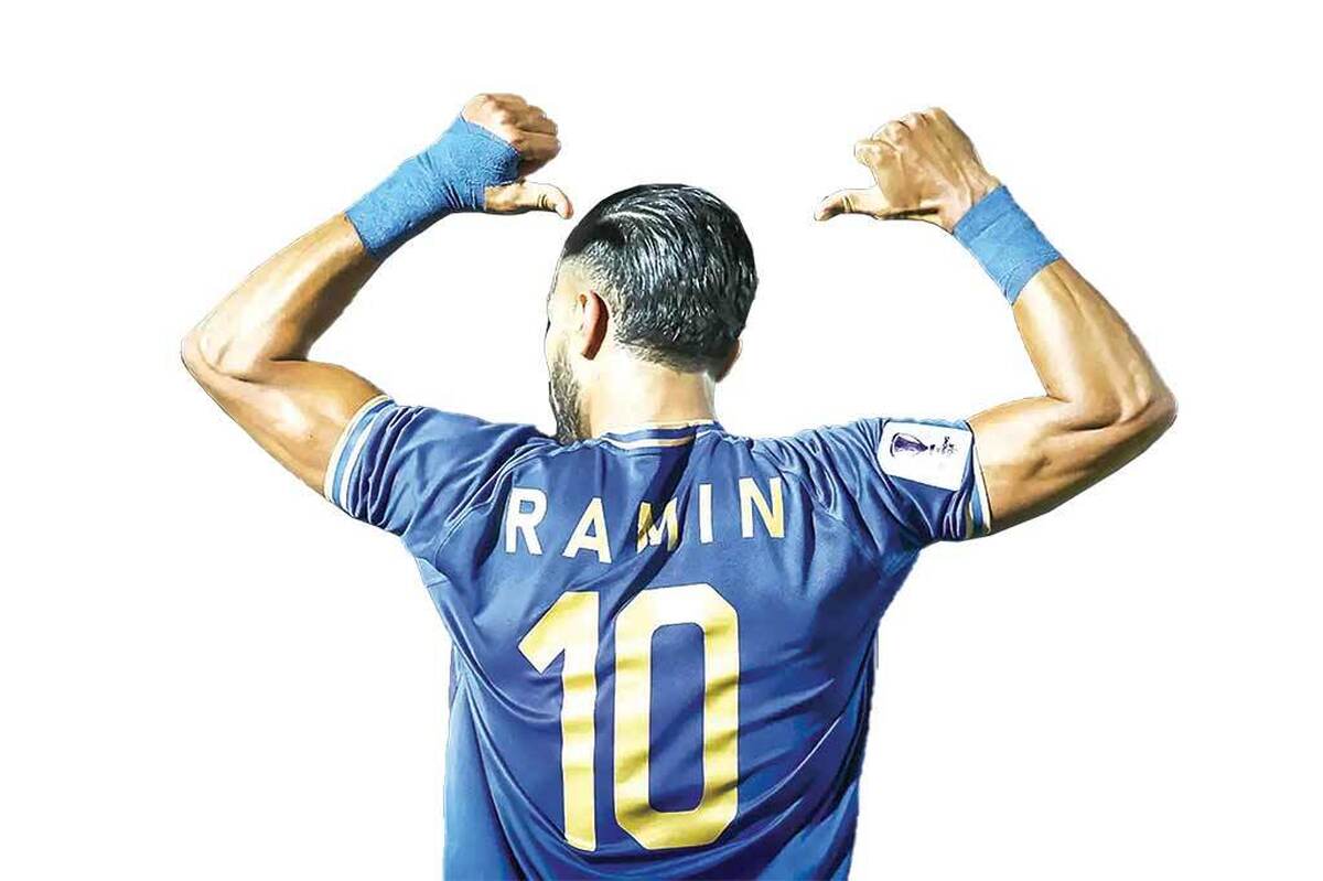 رامین رضاییان میتوانست یک پیام صادقیان دیگر باشد اما آنقدرها هم تصمیمات فوتبالی و غیرفوتبالی‌اش غیرمنطقی نبود که به سمت آن شرایط سُر بخورد. رامین اما نمی‌تواند نسخه بهتری از خودش چه در فوتبال و چه در زندگی شخصی ارائه دهد. چند روز پیش ساپینتو او را از استقلال کنار گذاشت و او جایی مقابل المحرق در لیگ نخبگان آسیا نداشت.این می‌تواند یک پایان غم‌انگیز برای رامین در جمع آبی‌پوشان باشد چرا که از همین الان شنیده می‌شود که می‌خواهد به سپاهان برگردد.