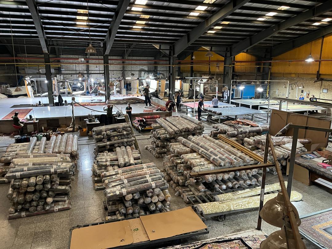 بازدید استاندار قزوین از واحد تولیدی فرش ماشینی «اطلس دیبا» 