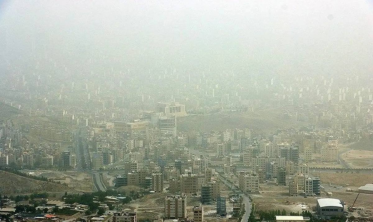 اداره کل هواشناسی استان تهران اعلام کرد، آلودگی هوای تهران از امروز پنجشنبه تا روز شنبه به دلیل پایداری جو و انباشت آلاینده‌ها تشدید می‌شود.

بیشترین تأثیر در مناطق مرکزی و جنوبی شهر خواهد بود.