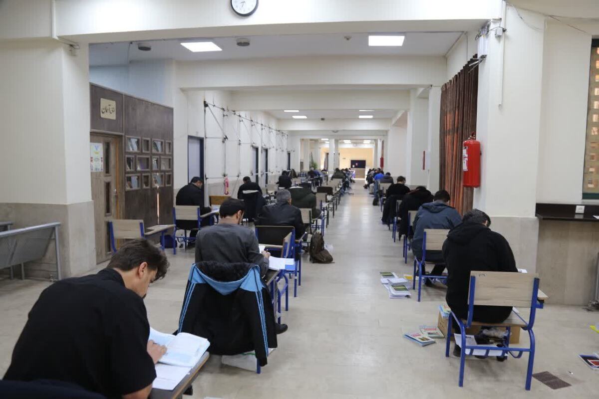 آزمون ورود به حرفه مهندسان، کاردان‌ها و معماران تجربی استان قزوین، همزمان با سراسر کشور، صبح امروز پنج‌شنبه ۴ دی‌ماه برگزار شد و این آزمون در نوبت عصر امروز و همچنین روز جمعه ۵ دی‌ماه ادامه خواهد داشت.