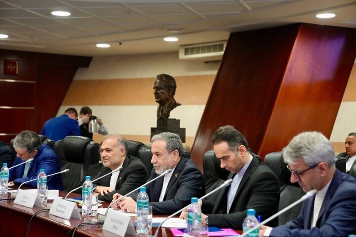 وزیر امور خارجه گفت: روسیه نخستین نیروگاه هسته‌ای ایران را در بوشهر احداث کرده و این نیروگاه به نمادی از روابط دو کشور تبدیل شده است. درباره فاز‌های بعدی آن نیز در حال مذاکره هستیم.