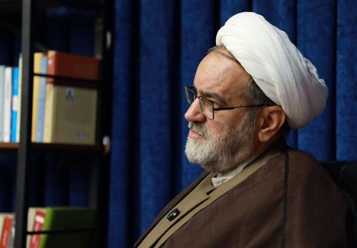 پیام تاریخی رهبر معظم انقلاب به مناسبت صدسالگی بازتأسیس حوزه علمیه، دارای نکات و اشاراتی بود که به گفته کارشناسان، دورنمای یک جریان تمدنی براساس آموزه‌های اسلامی را نشان می‌دهد. جام جم آنلاین در گفت‌و‌گو با حجت‌الاسلام دکتر حسن خیری رئیس انجمن مطالعات اجتماعی حوزه به بررسی ابعاد این پیام و چهارچوب‌های نظری و عملی حرکت به سمت نظام سازی در راستای دستیابی به افق تمدن اسلامی پرداخته است که مشروح این گفت و گوی تفصیلی را می‌خوانید.