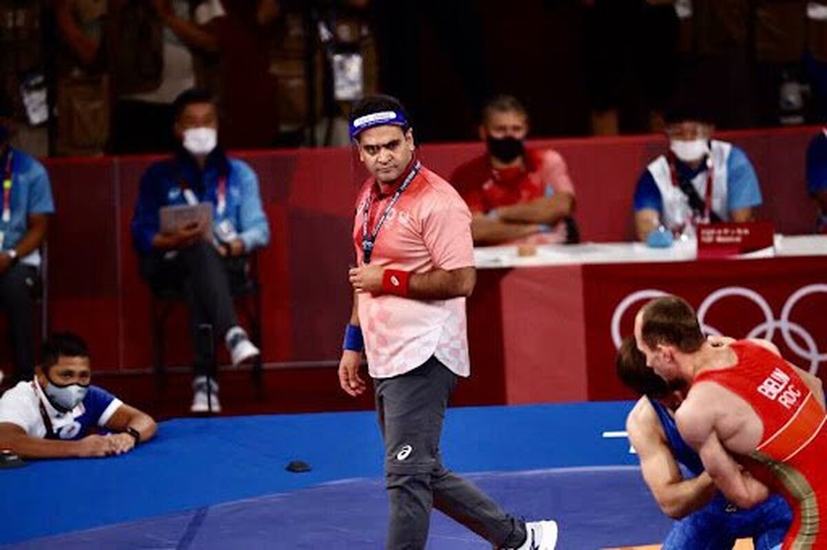 رییس کمیته داوران فدراسیون کشتی در تصمیمی عجیب به جای حضور در تبریز و نظارت بر عملکرد داوران در مسابقات قهرمانی کشور و انتخابی تیم ملی کشتی آزاد، راهی ارمنستان شد تا در مسابقات این کشور حضور داشته باشد!