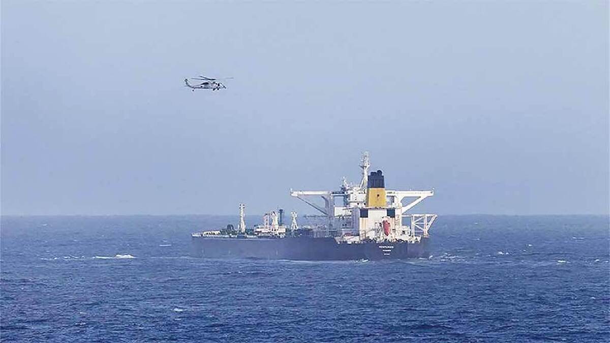 روز گذشته نیروهای گارد ساحلی آمریکا نفتکش بلا ۱ را در آب‌های بین‌المللی نزدیک سواحل ونزوئلا توقیف کردند. این کشتی که با پرچم پاناما حرکت می‌کرد و خالی از محموله بود،درمسیر بنادرونزوئلا برای بارگیری نفت خام این کشورقرارداشت. عملیات تعقیب وتوقیف،که بخشی از کارزار گسترده‌تر آمریکابرای اجرای تحریم‌هاعلیه صادرات‌ نفت ونزوئلاست،منجر‌به تغییرمسیر نفتکش بلا۱به سمت اقیانوس‌اطلس شد.