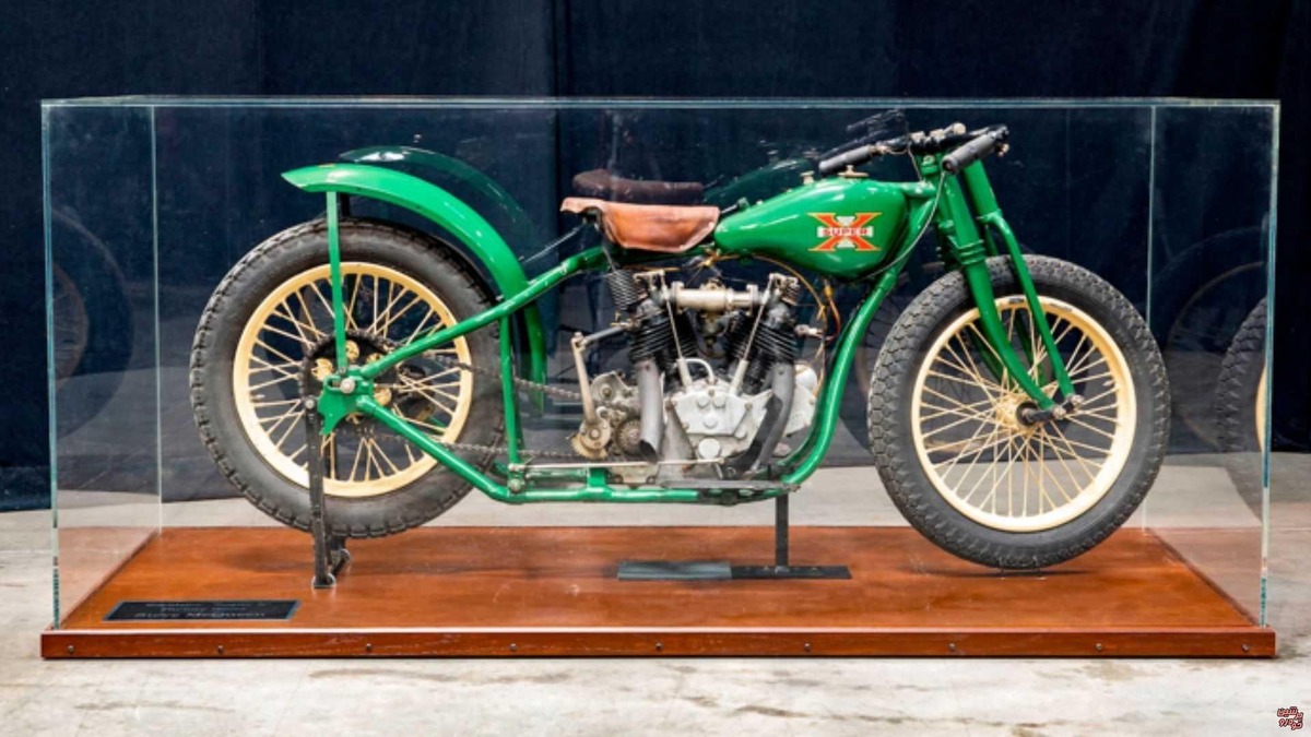 معاون وزیر صمت گفت: با تحقق جایگزینی و نوسازی ناوگان حمل‌و‌نقل نه‌تنها کاهش مصرف سوخت محقق می‌شود‌، بلکه می‌توانیم به واردات سوخت نیز پایان دهیم.