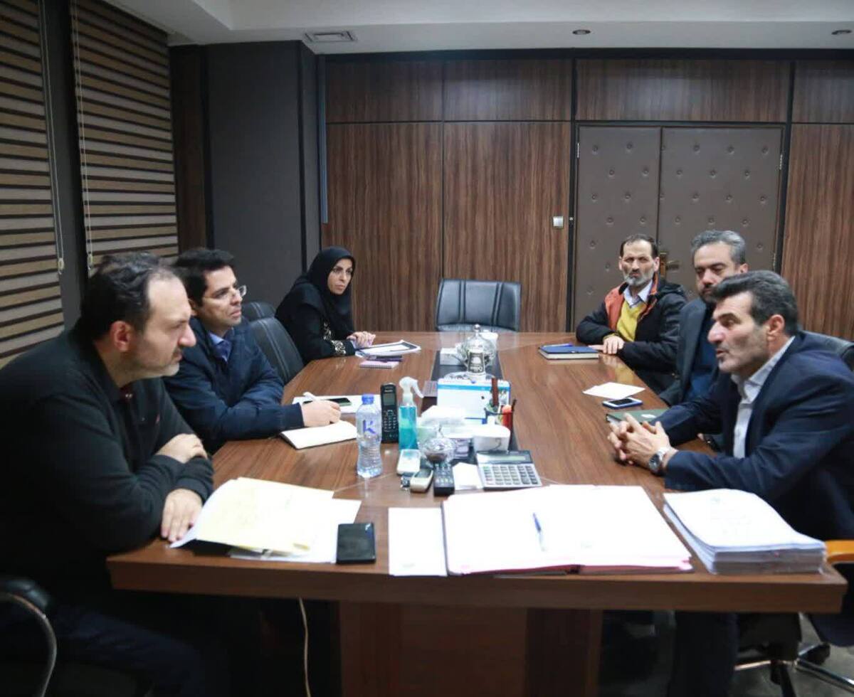 مدیر کل راه و شهرسازی استان قزوین گفت: واگذاری زمین به جامعه ایثارگری، از اولویت‌های مهم اداره کل راه و شهرسازی است.