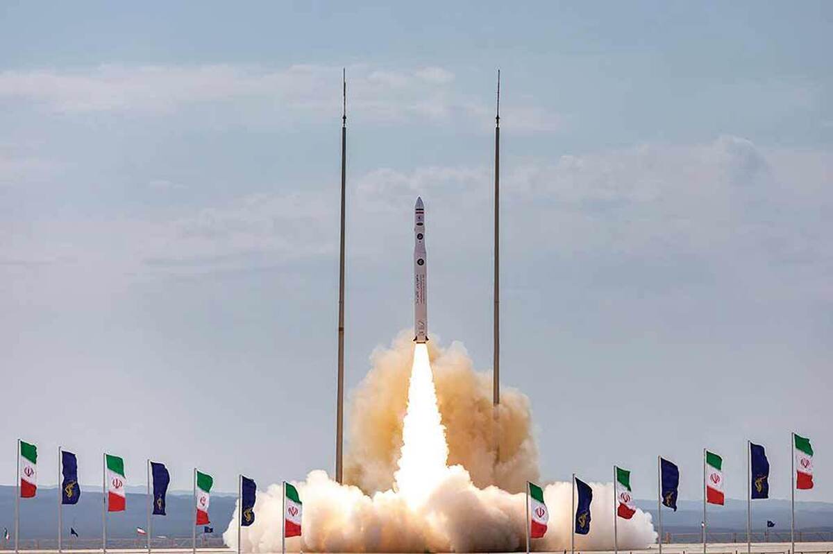 در جهان امروز، فضا دیگر تنها مرزی برای اکتشاف نیست بلکه به عرصه‌ای حیاتی برای امنیت ملی، ارتباطات، پایش محیط ‌زیست و اقتصاد دیجیتال تبدیل شده است. جمهوری اسلامی ایران‌ به‌عنوان یکی از معدود کشورهای دارای چرخه کامل فناوری فضایی، مسیری پرپیچ‌ و خم‌ اما رو به رشد را طی کرده است.