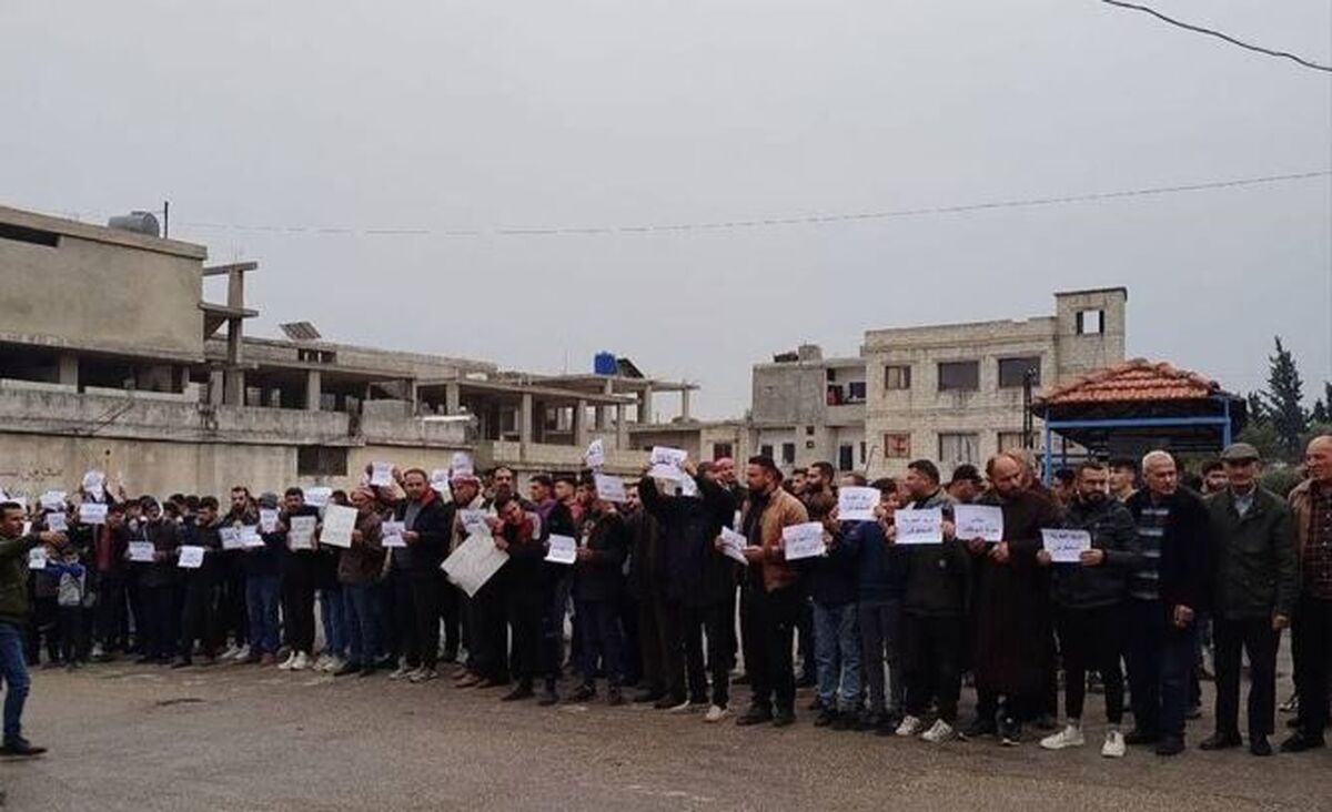 در پی اعتراضات امروز در برخی مناطق سوریه، شورای اسلامی علویان این کشور با صدور بیانیه‌ای، استفاده از خشونت علیه معترضان غیرمسلح را محکوم و نسبت به نقض گستبده حقوق انسانی و بین‌المللی هشدار داد.