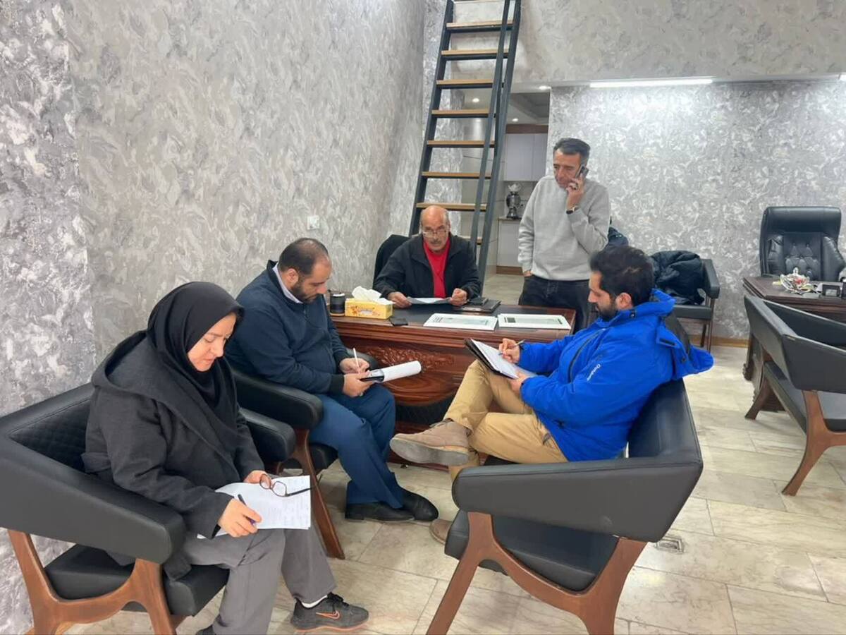 سرپرست اداره راه و شهرسازی شهرستان البرز به همراه اعضای گشت مشترک، از تعدادی از دفاتر مشاور املاک این شهرستان بازدید به‌عمل آورد.