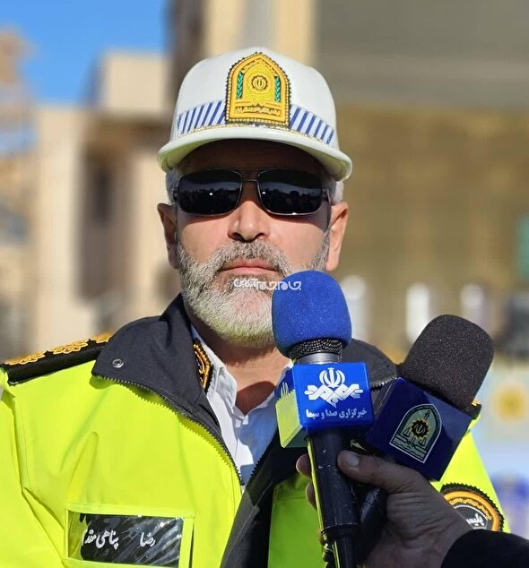 امدادرسانی پلیس به بیش از ۸۰۰ خودرو در محورهای برفی آذربایجان غربی