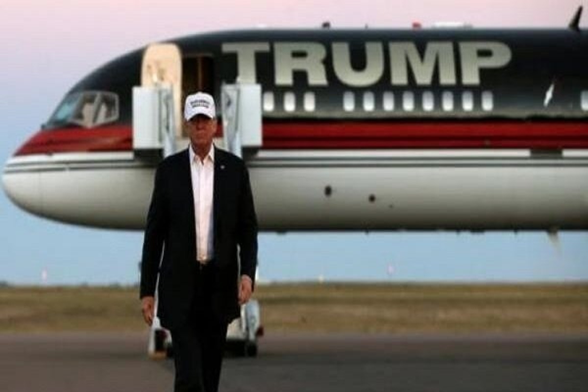 هواپیمای حامل ترامپ پس از شناسایی یک مشکل، ناچار شد دقایقی پس از برخاستن و در مسیر داووس به مبدا بازگردد.