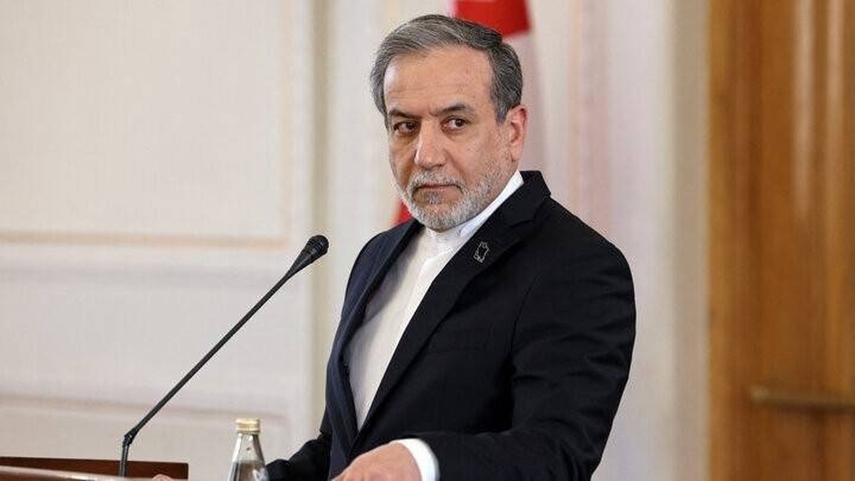 سید عباس عراقچی،وزیر خارجه ایران نوشت: وزارت امور خارجه ایران از حقوق فردفرد ملت ایران کوتاه نخواهد آمد و اجازه نخواهد داد حمایت از تروریسم به رویه‌ای بی‌هزینه در نظام بین‌الملل تبدیل شود. آمریکا باید در برابر اقدامات خود پاسخگو باشد.