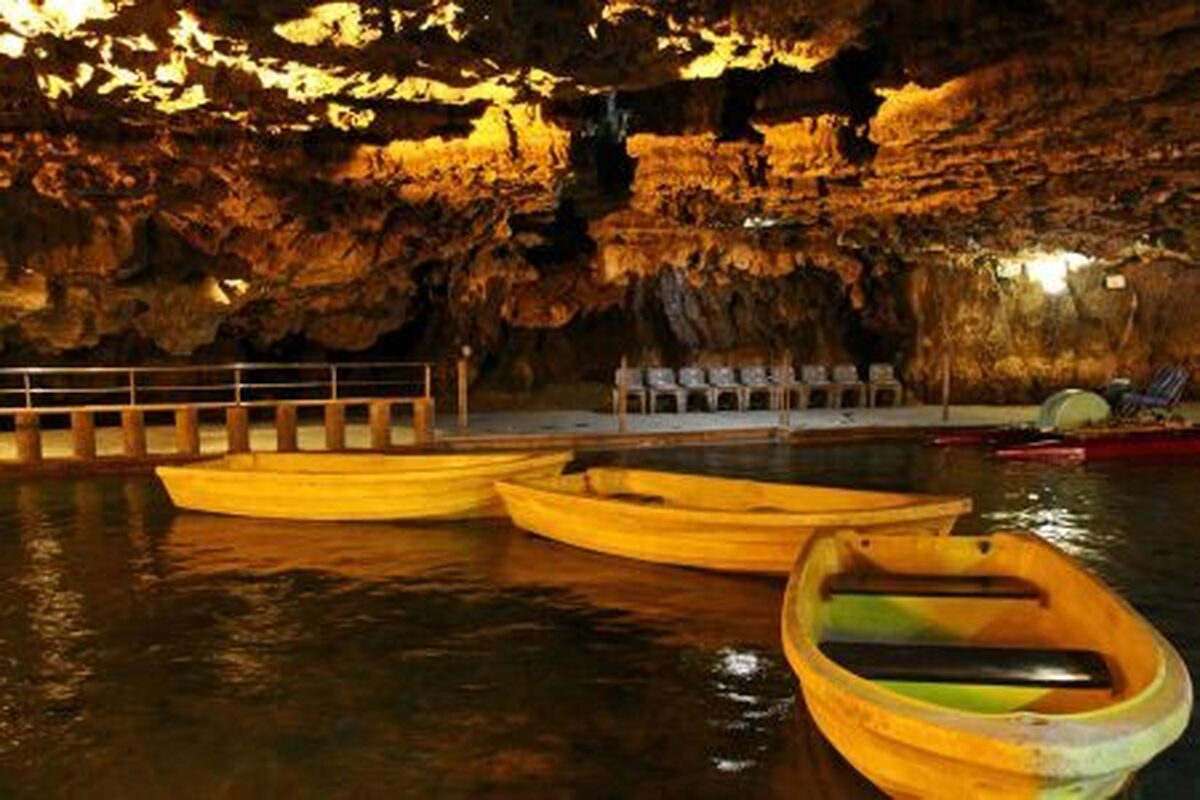 مدیرعامل شرکت سیاحتی علیصدر با تبریک میلاد حضرت علی اکبر(ع) و آغاز هفته جوان گفت: هدیه هفته جوان شرکت سیاحتی علیصدر به جوانان همدانی؛ تخفیف‌های ویژه استفاده از غارعلیصدر و اقامت در ویلاهای سنگی عباس آباد است.