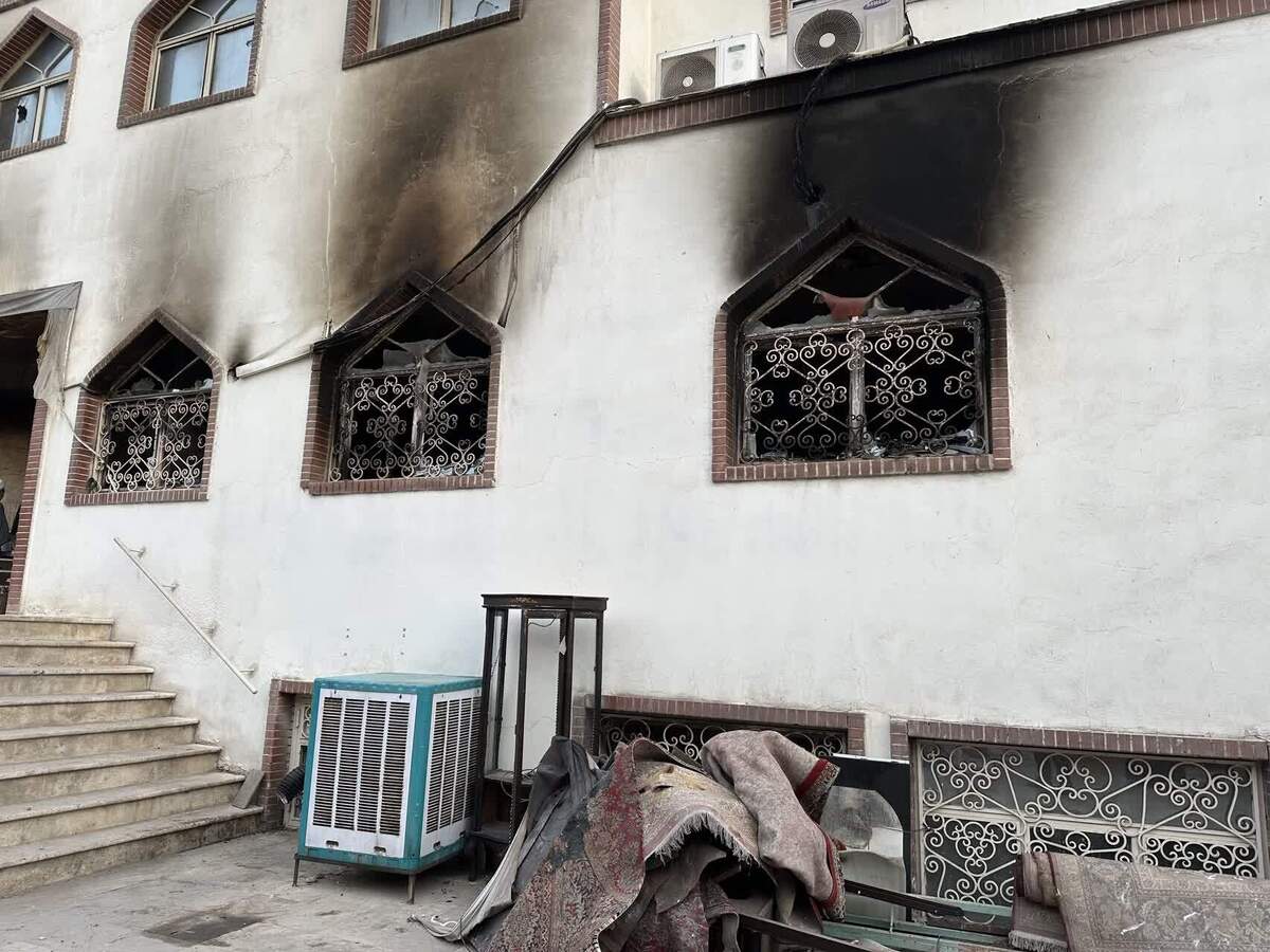 مدرسه علمیه عالی کوثر شامگاه پنجشنبه ۱۸ دی‌ماه، بر اثر اقدام اغتشاشگران و عوامل تروریستی دچار آتش‌سوزی شد. این حادثه موجب وارد آمدن خسارات و هزینه‌های سنگین به بخش‌های مختلف این مجموعه آموزشی و حوزوی گردید.