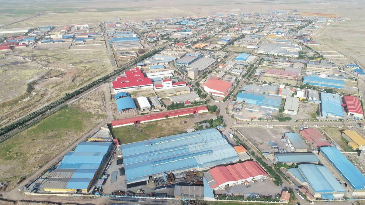 مدیرعامل شرکت شهرک‌های صنعتی استان قزوین گفت: بسته ویژه‌ سرمایه‌گذاری به مناسبت فرا رسیدن دهه مبارک فجر و در راستای افزایش سرمایه گذاری صنعتی در استان اجرایی می‌شود.