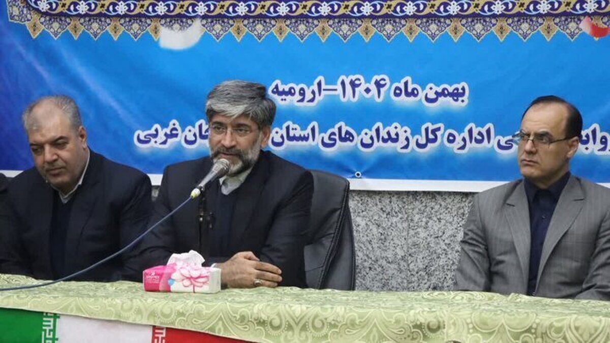 رئیس کل دادگستری آذربایجان غربی از آزادی ۱۶۸ زندانی نیازمند و محکومان واجد شرایط استان همزمان با دهه مبارکه فجر، چهل‌وهفتمین سالگرد پیروزی انقلاب اسلامی و میلاد حضرت مهدی موعود(عج) با کمک خیرین، گذشت شکات و ارفاقات قانونی خبر داد.