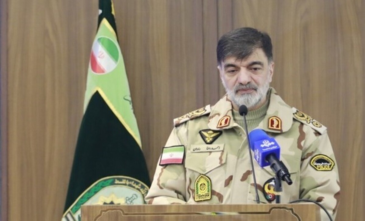 سردار رادان، فرمانده کل انتظامی کشور گفت: امروز مرزبانی فراجا در یکی از بهترین مقاطع و جایگاه‌های خود است و با تکیه بر تجربه دفاع مقدس، مقابله با فتنه‌ها و جنگ ترکیبی دشمن، آمادگی کامل برای انجام مأموریت‌ها را دارد.