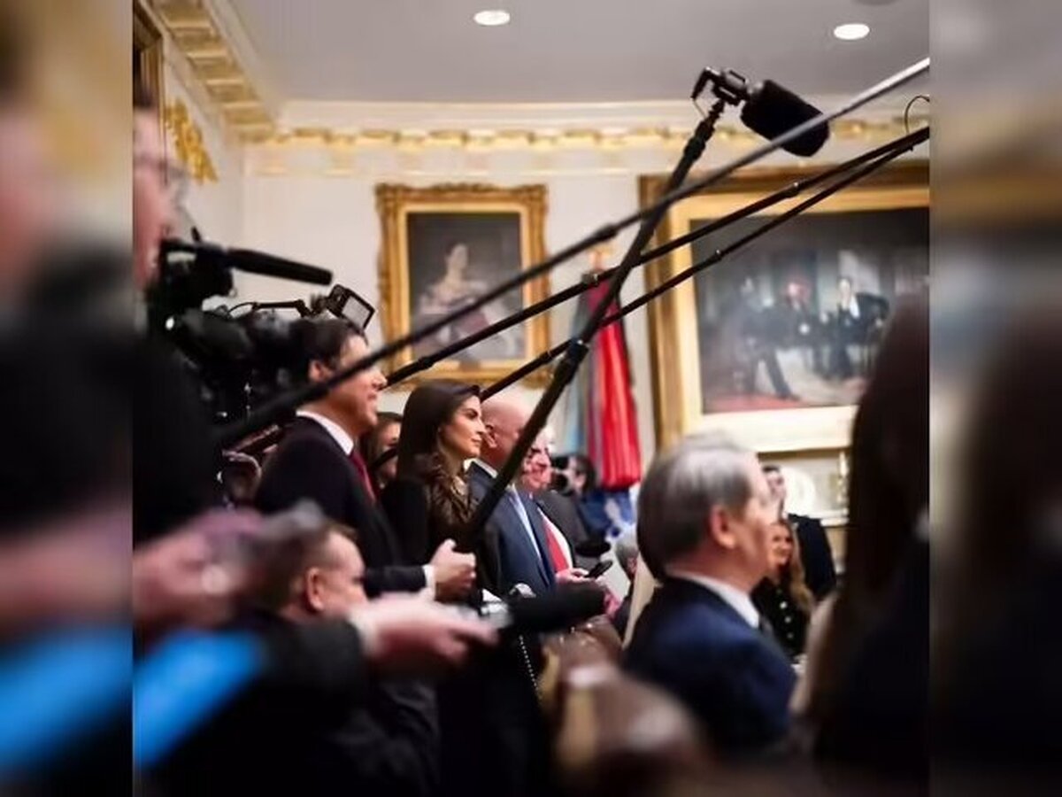 رئیس جمهور آمریکا با مسخره کردن خبرنگار سی‌ان‌ان، وی را مورد انتقاد قرار داد و او را «بدترین خبرنگار» نامید.