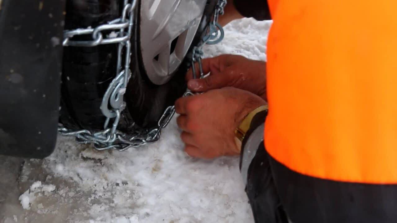 تردد در مسیرهای کوهستانی چهارمحال و بختیاری، فقط با زنجیر چرخ