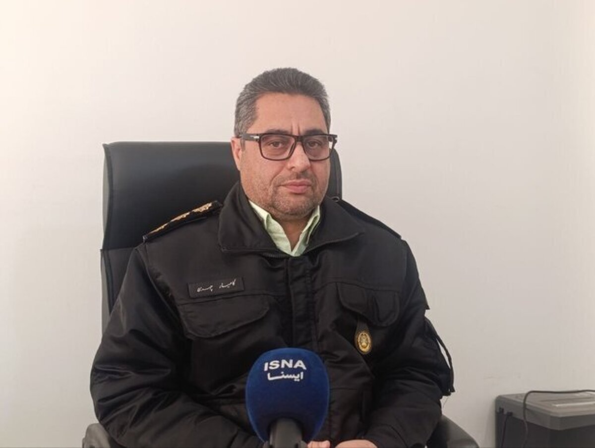 معاون مبارزه با سرقت پلیس آگاهی فراجا با تأکید بر اهمیت استفاده از تجهیزات ایمنی در منازل و حفظ دقیق صحنه جرم، از شهروندان خواست از سپردن کلید منزل به افراد ناشناس خودداری کنند و در نگهداری اموال با ارزش دقت ویژه داشته باشند.