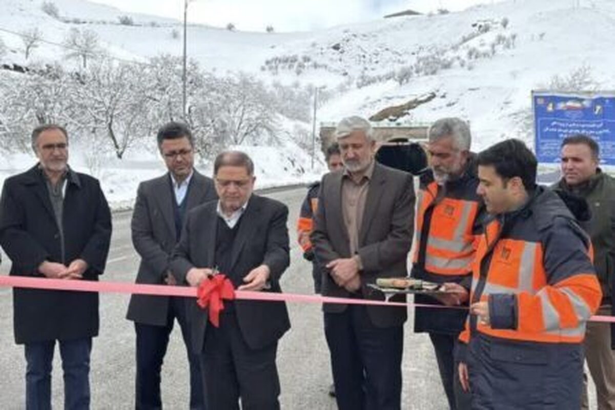 ️پروژه روکش آسفالت محور تویسرکان–خیرآباد به طول ۸ کیلومتر و با اعتباری بالغ بر ۲۰ میلیارد تومان، صبح امروز با حضور نماینده مردم تویسرکان در مجلس شورای اسلامی، فرماندار تویسرکان و مدیرکل راهداری و حمل‌ونقل جاده‌ای استان همدان به بهره‌برداری رسید.