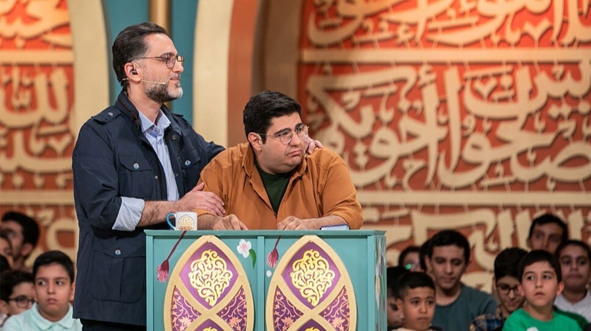 لیلا سلمانی در یادداشتی درباره برنامه «محفل ستاره‌ها» نوشت: رسانه ملی در برنامه قرآنی «محفل ستاره‌ها»، سفری متفاوت و دلنشین را برای کودکان و نوجوانان ایران آغاز کرده است؛ سفری که نمی‌توان آن را فقط یک رقابت تلویزیونی قلمداد کرد بلکه باید آن را کوششی فرهنگی برای پیوند دوباره نسل تازه با آیات الهی و مفاهیم عمیق قرآن کریم دانست.