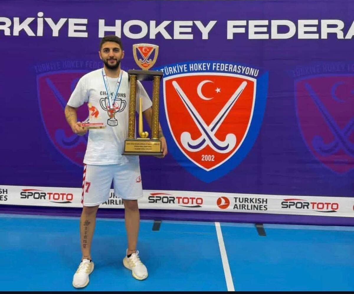 امیرمهدی میرزاخانی بهترین بازیکن سوپر لیگ هاکی ترکیه شد