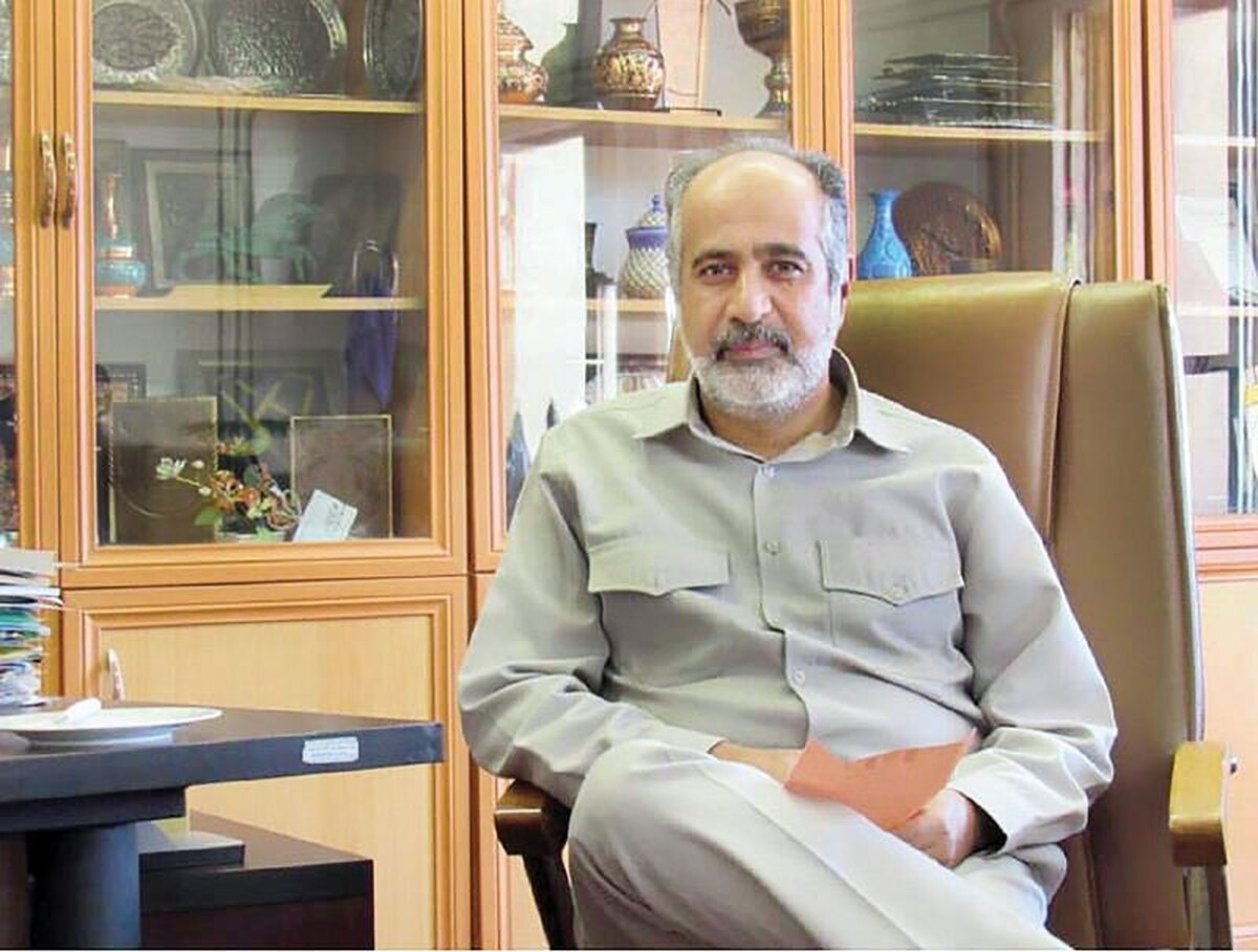 بیستمین جشنواره شعر فجر طی روزهای اخیر با معرفی برگزیدگان در بخش‌های شعر نو، شعر کلاسیک، شعر محاوره، درباره شعر، بخش کودک‌و‌نوجوان و بخش ویژه ماه مجلس (به‌مناسبت هزاروپانصدمین سال میلاد پیامبر اکرم) به‌کار خود پایان داد.به‌گفته سیدعلی میرافضلی، دبیر این دوره از جشنواره، امسال بیش از دوره‌های پیشین بر مساله چندصدایی تاکید شد.  آن‌چه در پی می‌آید، حاصل گفت‌وگوی ما با این شاعر معاصر و دبیر این دوره از جشنواره است که با هدف تشریح سیاست‌ها و رویکردهای این دوره شکل گرفت.