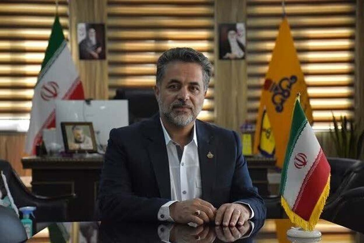 با آغاز فصل سرد سال، موضوع تأمین پایدار انرژی به‌ویژه گاز طبیعی، به یکی از دغدغه‌های اصلی کشور تبدیل می‌شود. استان البرز به‌دلیل موقعیت خاص جغرافیایی، تراکم جمعیت، توسعه سریع شهری و صنعتی، از جمله استان‌هایی است که مدیریت مصرف و توسعه زیرساخت‌های گازرسانی در آن اهمیت ویژه‌ای دارد. در همین راستا، خبرنگار جام‌جم البرز گفت‌وگویی داشته است با سیدرضا غفاریان، مدیرعامل شرکت گاز استان البرز تا آخرین وضعیت گازرسانی، ناترازی انرژی، اقدامات انجام‌شده در حوزه توسعه زیرساخت‌ها، فرهنگ‌سازی مصرف بهینه و چالش انشعابات غیرمجاز را بررسی کند.