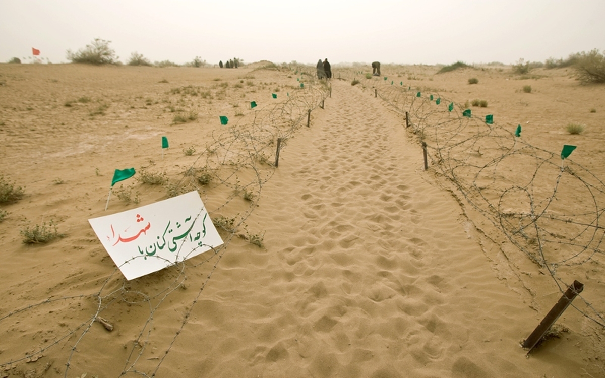 نخستین اعزام دانشجویان استان البرز به مناطق عملیاتی دوران دفاع مقدس در قالب اردو‌های راهیان نور، با حضور جمعی از دانشجویان دختر دانشگاه آزاد اسلامی واحد کرج آغاز شد.