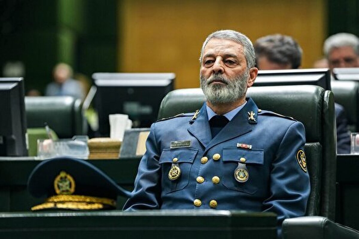 رئیس ستاد کل نیرو‌های مسلح تاکید کرد: صرف نظر از تحولات سیاسی و منطقه‌ای نیرو‌های مسلح برای هر شرایطی آماده هستند.
