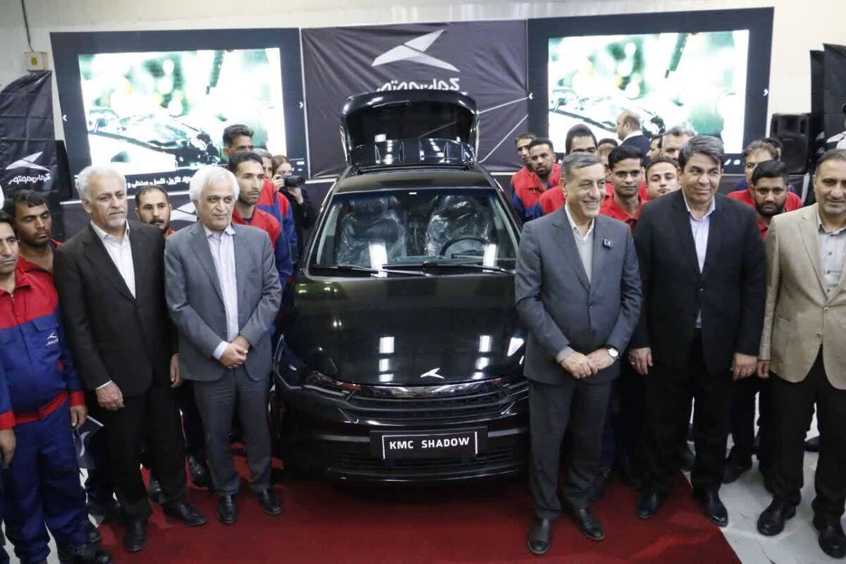 با حضور معاون اجرایی رئیس‌جمهور خودروی ملی «SHADOW» در مجموعه صنعتی کرمان‌ موتور رونمایی شد.