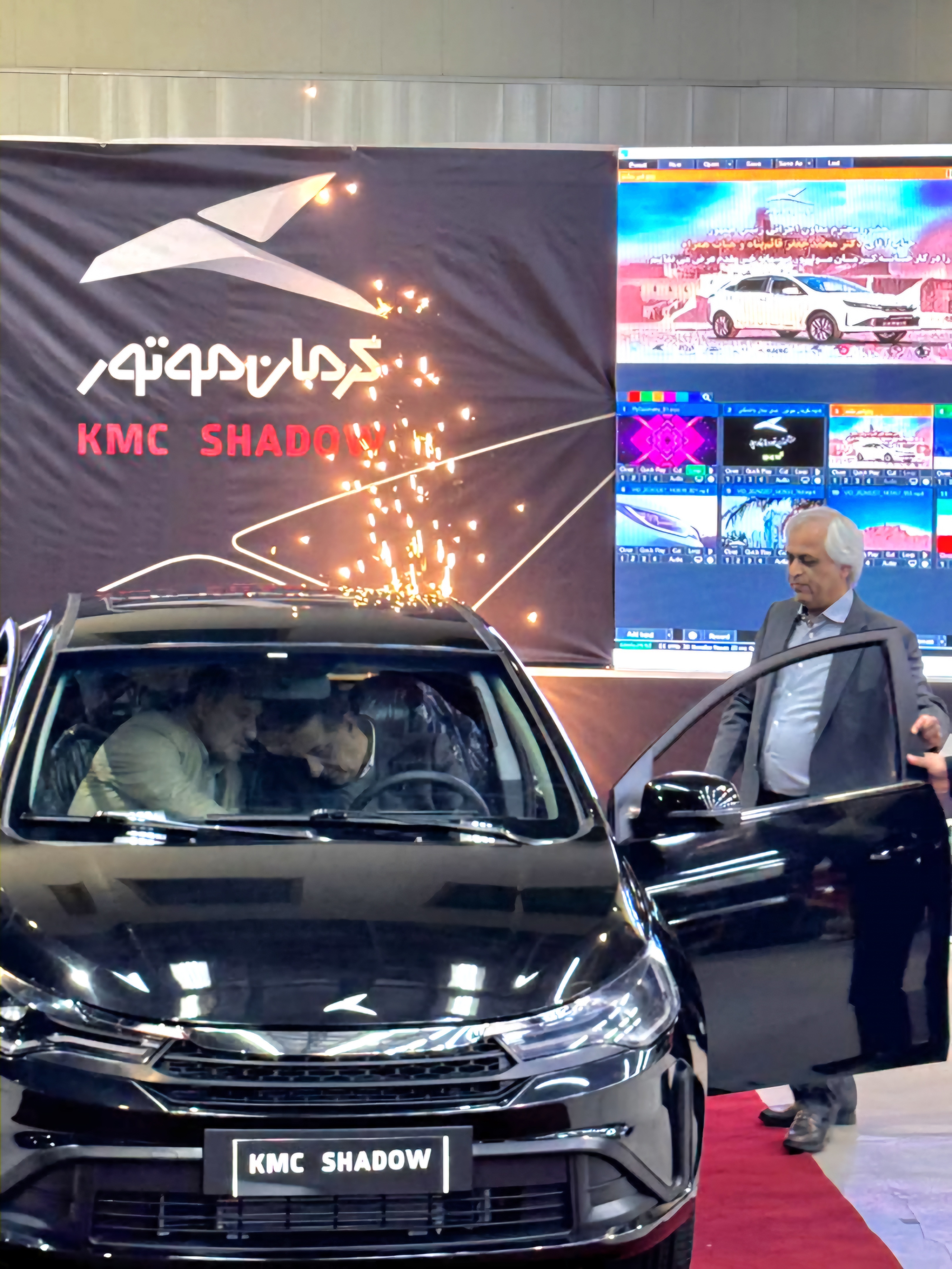 بازدید معاون اجرایی رئیس‌جمهور از کرمان موتور/ هاچ‌بک ملی «کی‌ام‌سی شدو» رونمایی شد