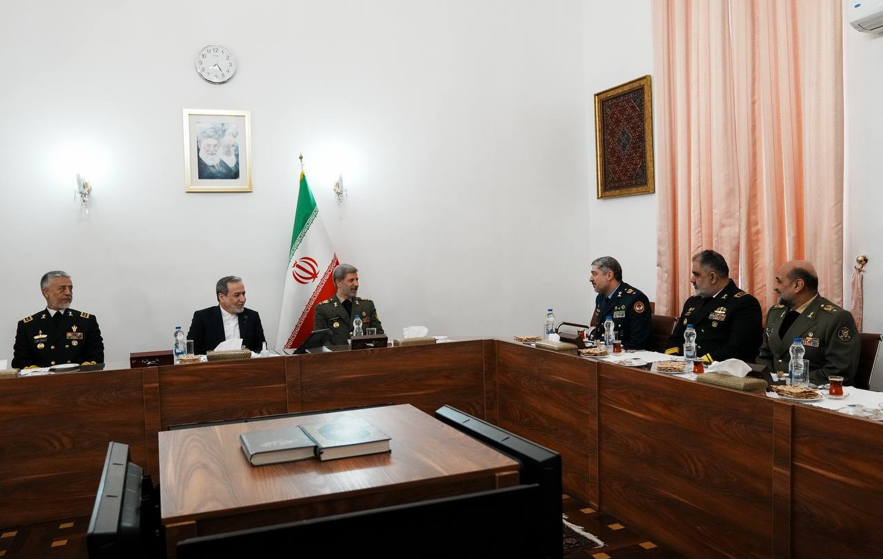 عراقچی با فرماندهان ارتش دیدار کرد