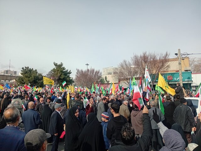 راهپیمایی سراسری مردم ایران در یوم‌الله ۲۲ بهمن آغاز شد