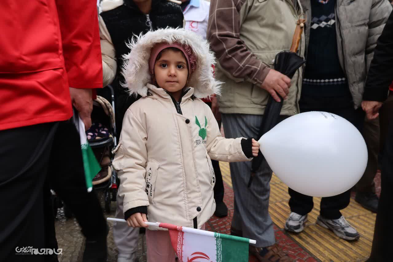 حماسه آفرینی مردم چهارمحال و بختیاری در راهپیمایی ۲۲ بهمن