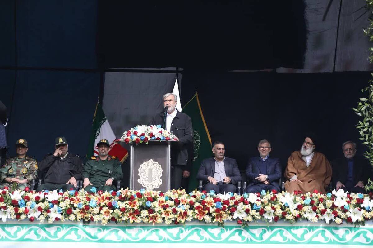 رئیس کمیسیون امنیت ملی و سیاست خارجی مجلس شورای اسلامی در مراسم گرامیداشت ۲۲ بهمن در کرج، با تأکید بر اینکه راهپیمایی امروز پیام روشن اقتدار و انسجام ملت ایران به دشمنان است، گفت: اگر به امنیت ایران خدشه‌ای وارد شود، پاسخ ملت ایران قاطع و بازدارنده خواهد بود.