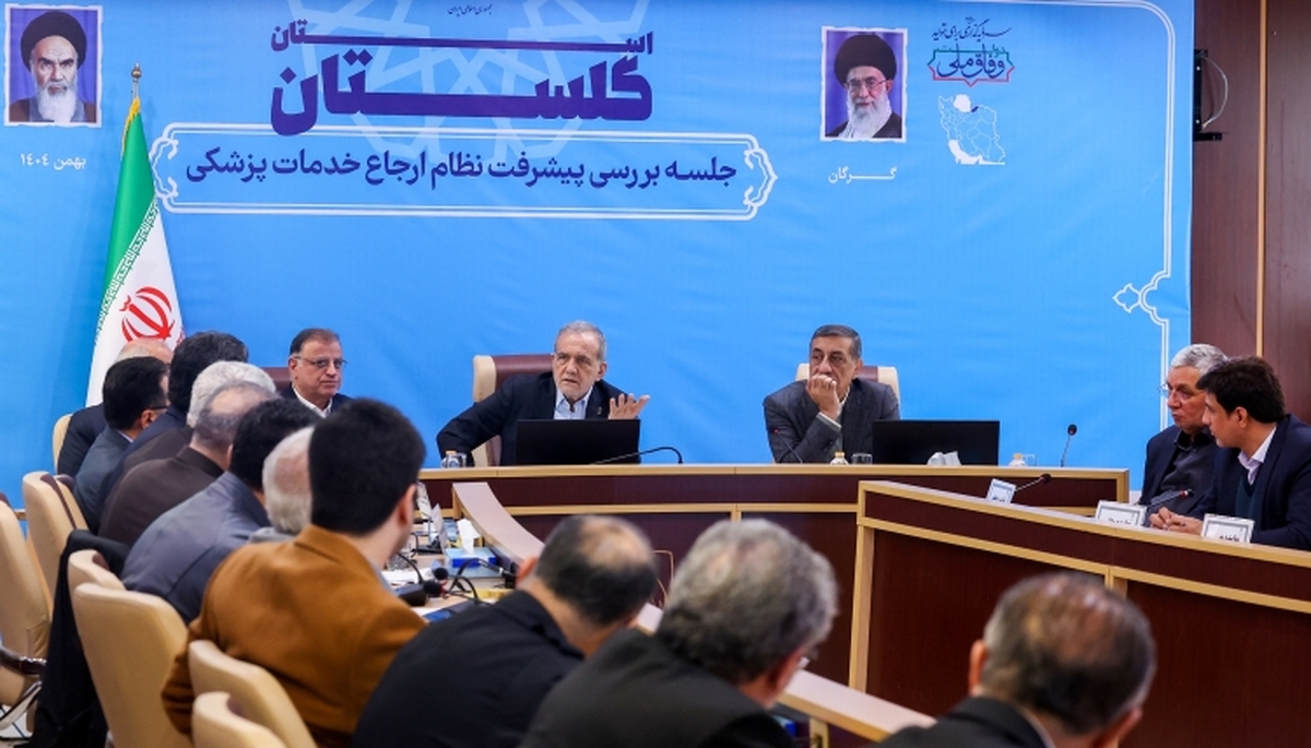 رئیس جمهور با بیان اینکه سلامت مردم، ستون اصلی جامعه است و هر انسانی که دردش درمان شود، رضایت خواهد داشت گفت: ما به هیچ عنوان از نگاه سیاسی سخن نمی‌گوییم؛ هدف فقط سلامت و رفاه مردم است.