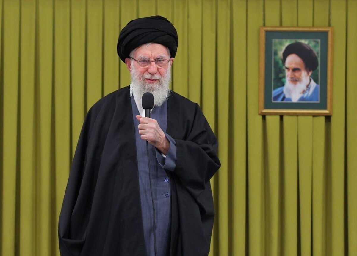 رهبر معظم انقلاب در پیامی خطاب به ملت ضمن تقدیر از حضور پر شکوه مردمی در راهپیمایی ۲۲ بهمن فرمودند: همه انسجام ملی را حفظ کنیم، این انسجام ملی خیلی قیمتی است.