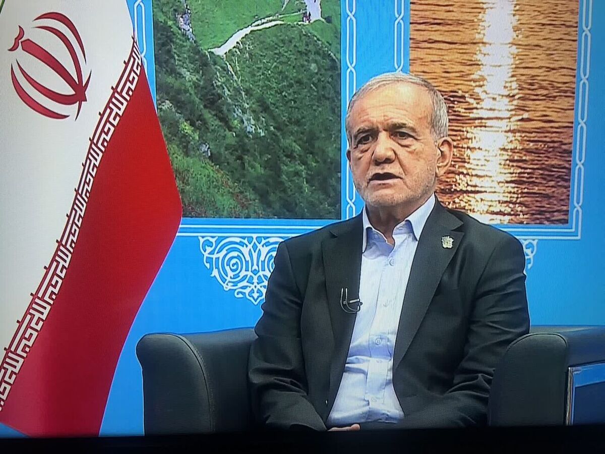 رئیس‌جمهور، با تأکید بر اینکه دولت چهاردهم در سفرهای استانی طرح‌های را تصویب می‌کند که توانایی اجرایی آن‌ها وجود دارد، گفت: خروج از چرخه فرسایشی سفر و مصوبه، رویکرد اصلی ماست و قول می‌دهم ۱۰۰ درصد مصوبات سفر به گلستان عملیاتی شود.