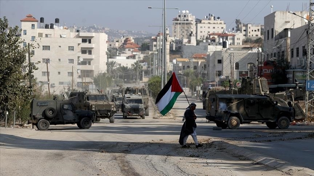 منابع خبری از تداوم یورش نظامیان رژیم صهیونیستی به مناطق مختلف کرانه باختری خبر دادند.