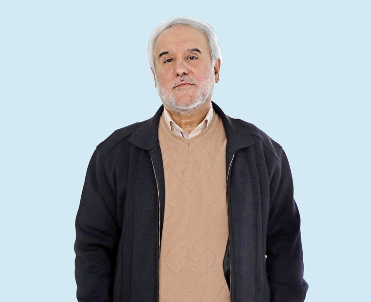 انقلاب ما سه ویژگی مهم دارد: اسلامی است و در شعار‌ها و اهدافش این مهم تبلور دارد؛ رهبری دینی دارد و مردمانش اکثرا مسلمانند که ماهیت انقلاب را می‌توان بر پایه آن «دینی» تعریف کرد. 