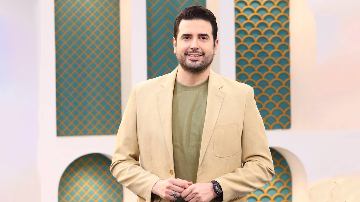 سیدمهدی مفیدی گوینده رادیو جوان که مدتی است در تلویزیون نیز اجرا می‌کند و او را در قاب برنامه‌های «صبح بخیر ایران» و «ایران دوست‌داشتنی» شبکه یک هم دیده‌ایم، ضمن مرور مسیر حرفه‌ای کارش، از خاطرات ماندگار سال‌های فعالیت در رادیو می‌گوید.